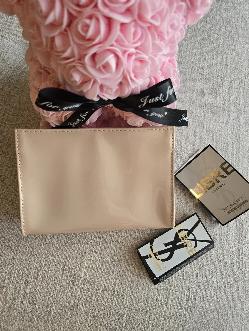 YSL BEAUTE Patent Blush Pink Cosmetic Bag Pouch With 2 YSL Perfume Samples